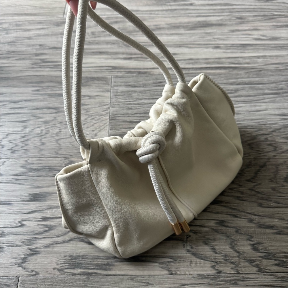 Manny rob leather hand bag
